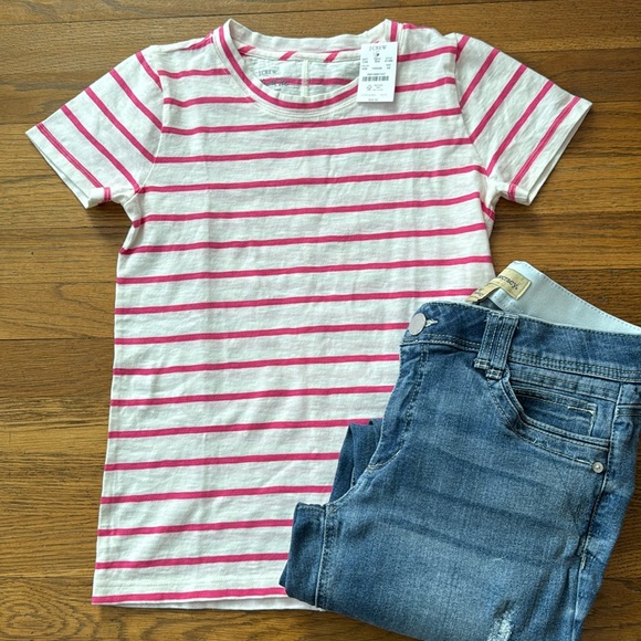 J. Crew Tops - 🌷J. Crew pink/white striped Girlfriend tee. Size XS. NWT.